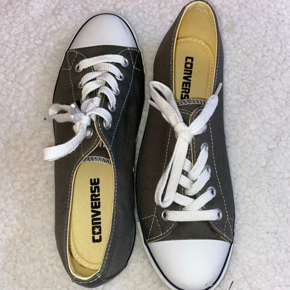 Grey chuck all star converse